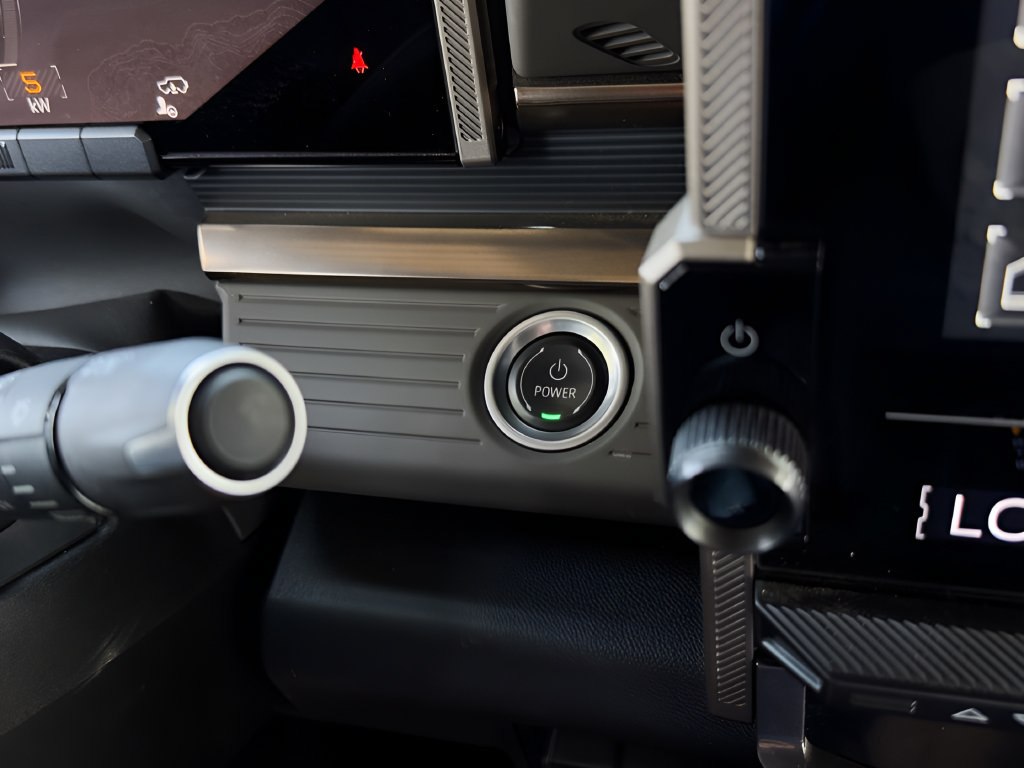 Used 2024 GMC Hummer EV 3X AWD/4WD image 14