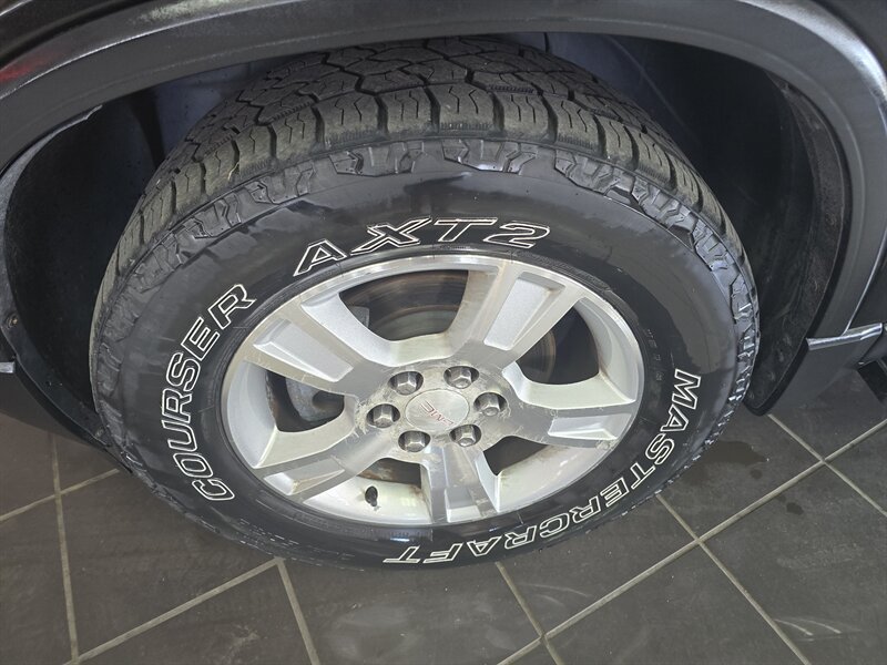 Used 2009 GMC Acadia SLT AWD/4WD image 33
