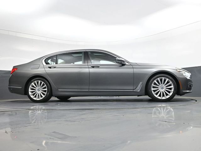 Used 2016 BMW 740i image 35