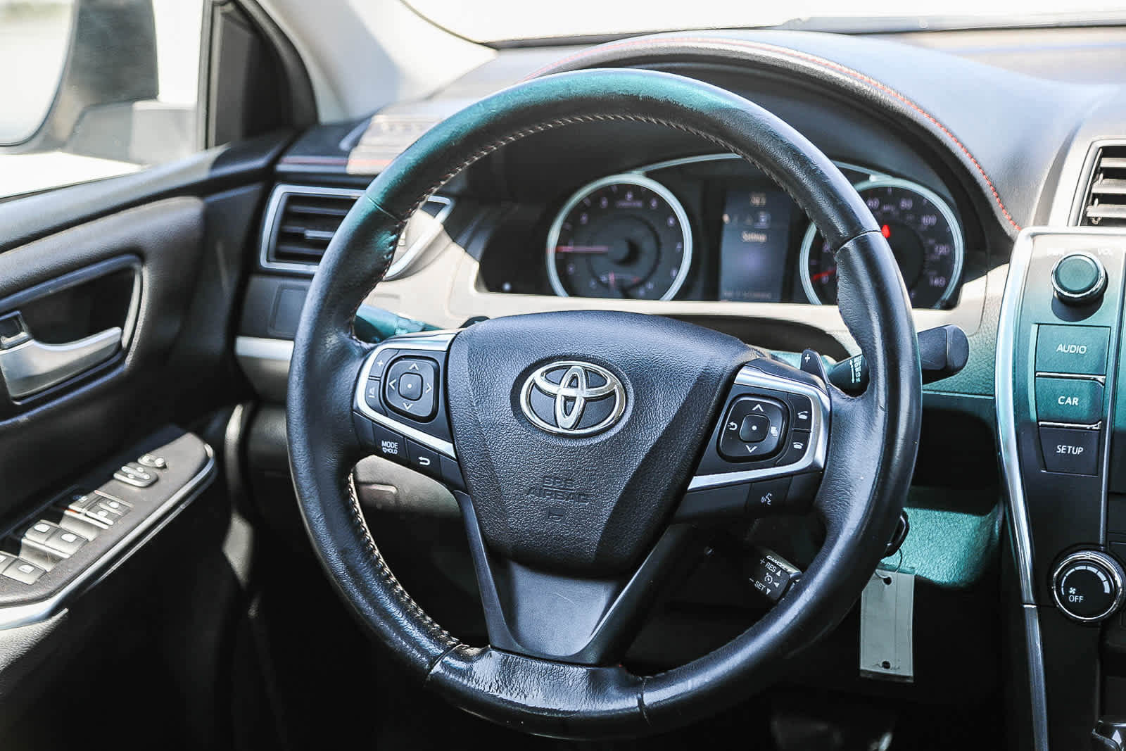 Used 2017 Toyota Camry SE FWD image 15