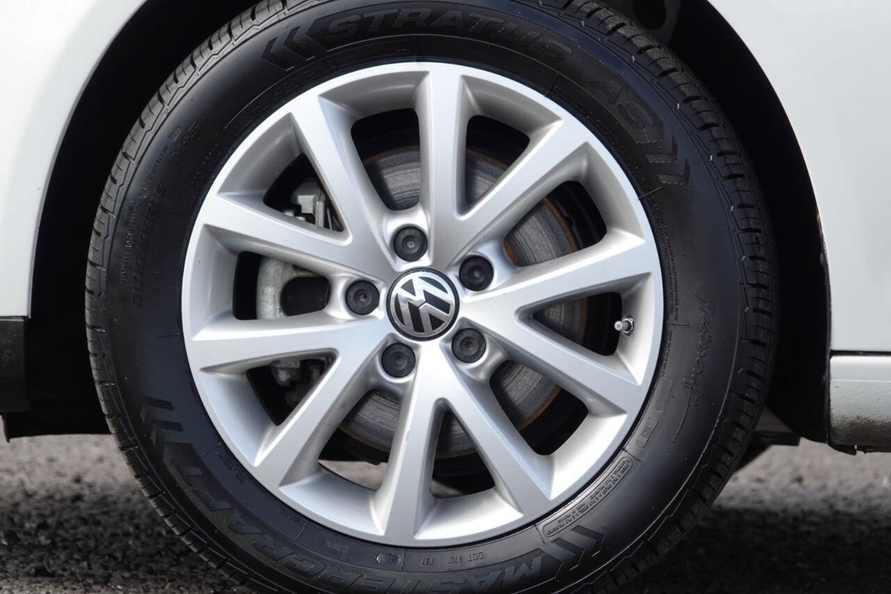 Used 2010 Volkswagen Jetta Limited Edition FWD image 52