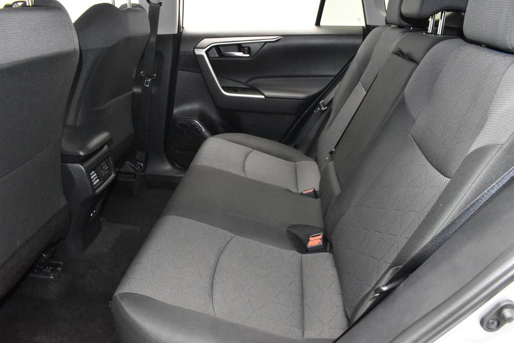 Used 2025 Toyota RAV4 XLE AWD/4WD image 32