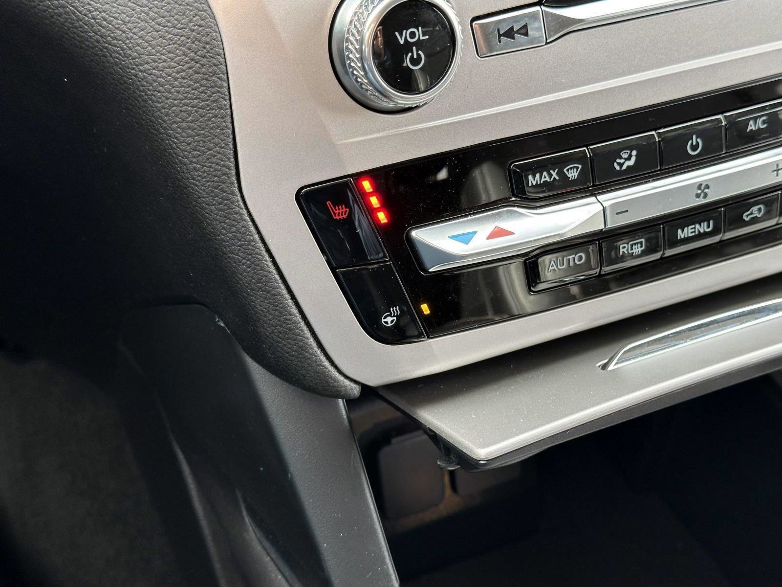 Used 2023 Ford Explorer XLT w/ Equipment Group 202A image 25