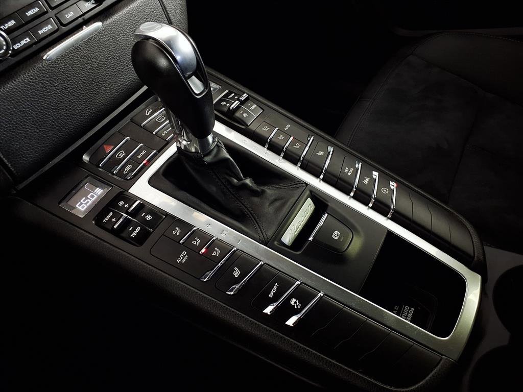 Used 2017 Porsche Macan image 19