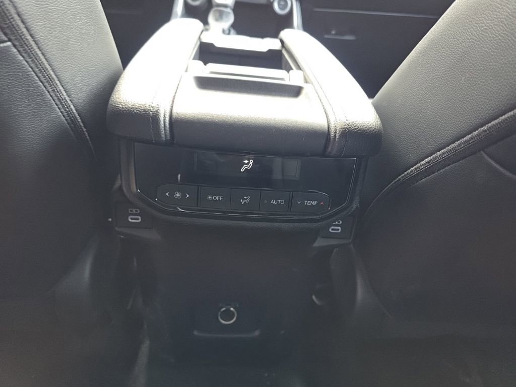 Used 2025 Toyota Grand Highlander AWD image 13