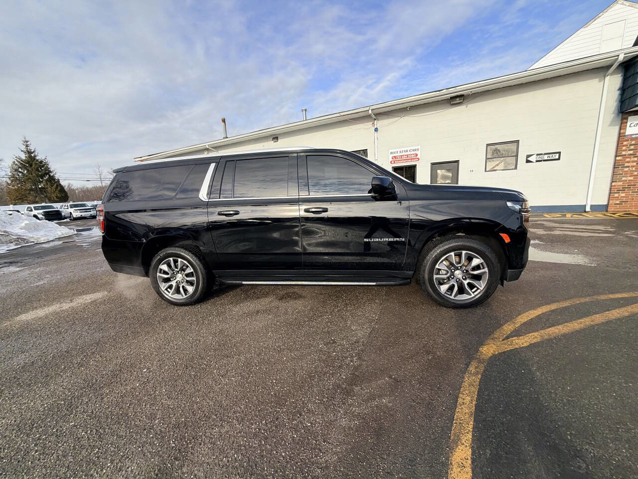 Used 2022 Chevrolet Suburban LT image 17