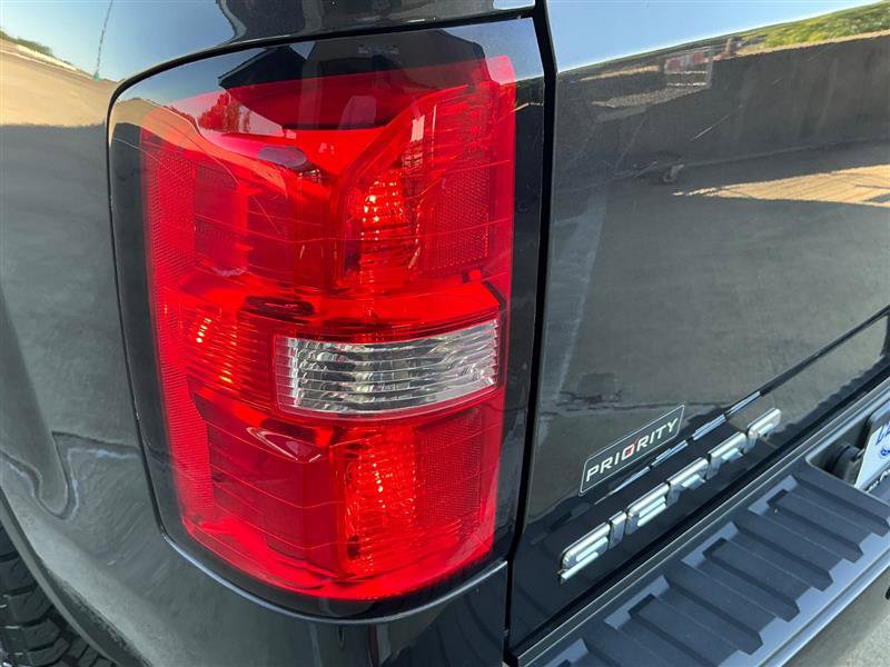 Used 2015 GMC Sierra 1500 Denali RWD image 15