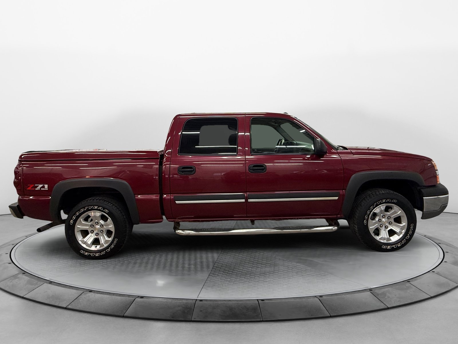 Used 2004 Chevrolet Silverado 1500 4x4 Crew Cab w/ Z71 Convenience Package 2 image 2