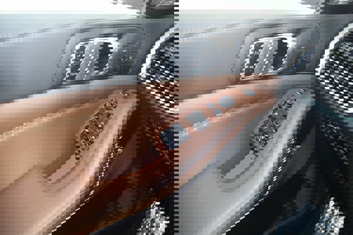 Used 2023 BMW X5 M50i w/ Executive Package image 35