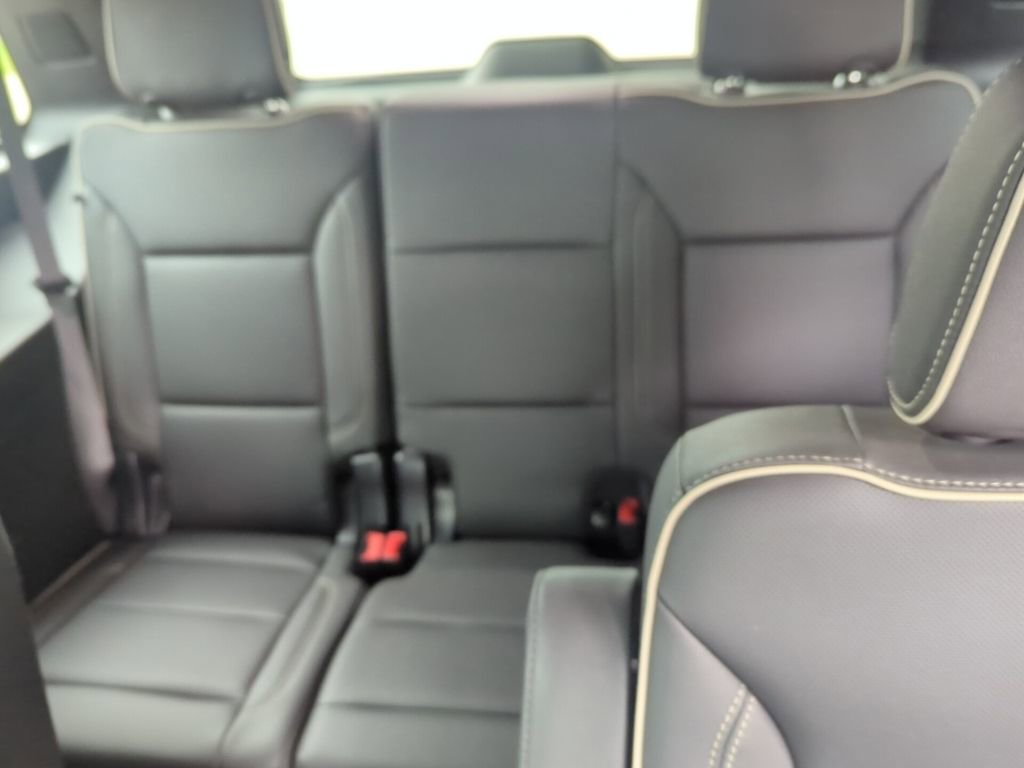 Used 2025 GMC Yukon Elevation w/ LPO, Elevation Black Package image 13