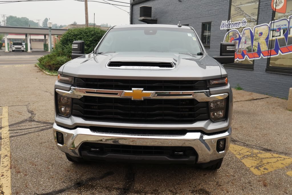 Used 2025 Chevrolet Silverado 2500 LT w/ Safety Package AWD/4WD image 2