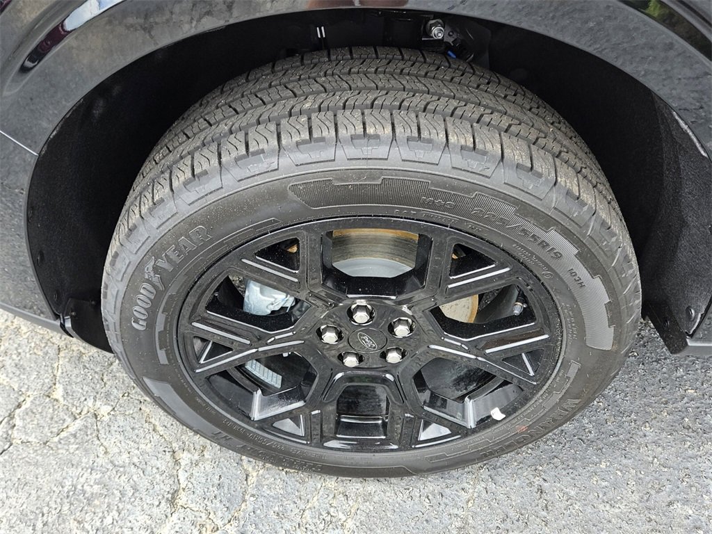 New 2025 Ford Maverick XLT w/ XLT Luxury Package image 14