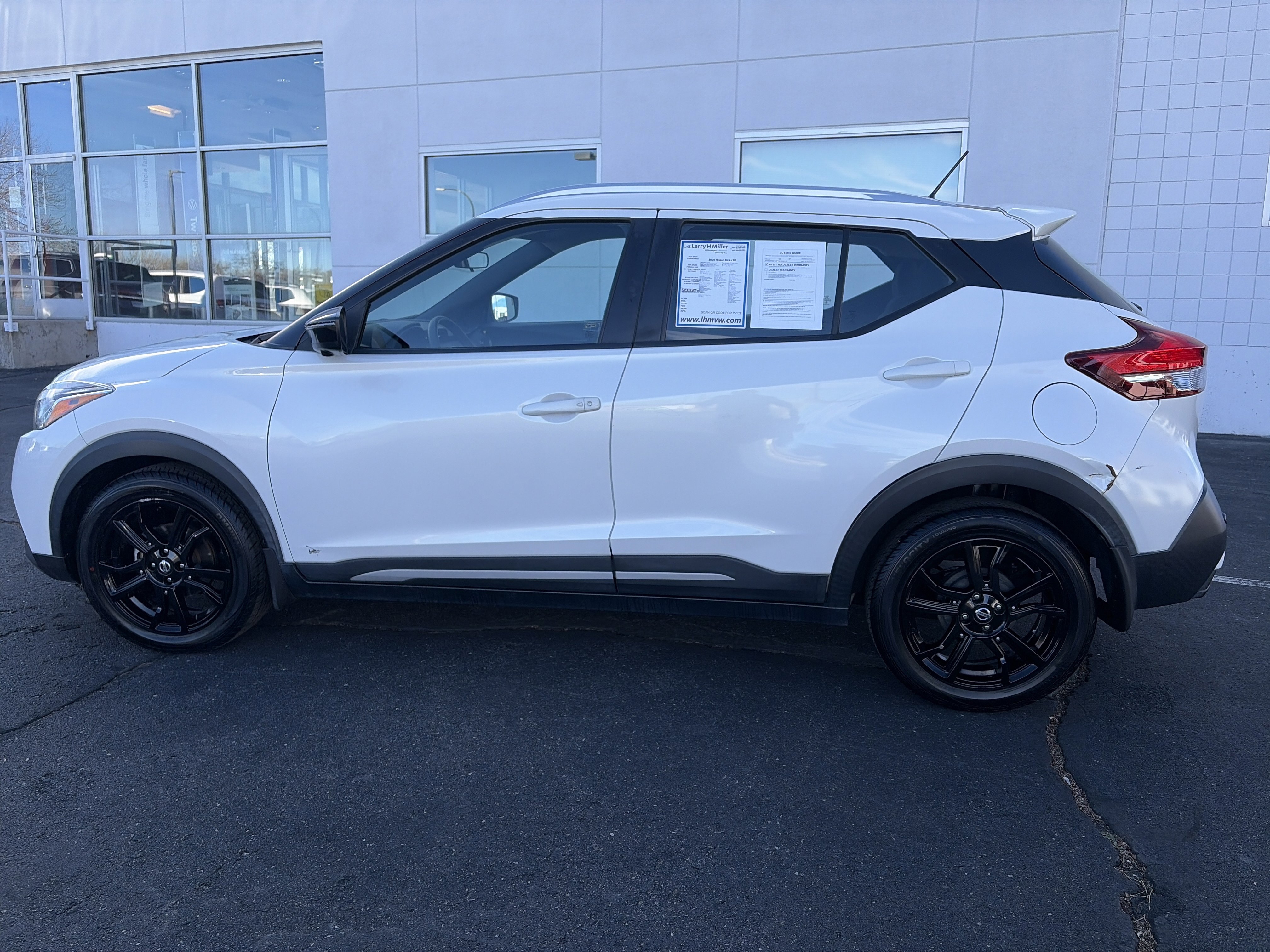 Used 2020 Nissan Kicks SR image 6