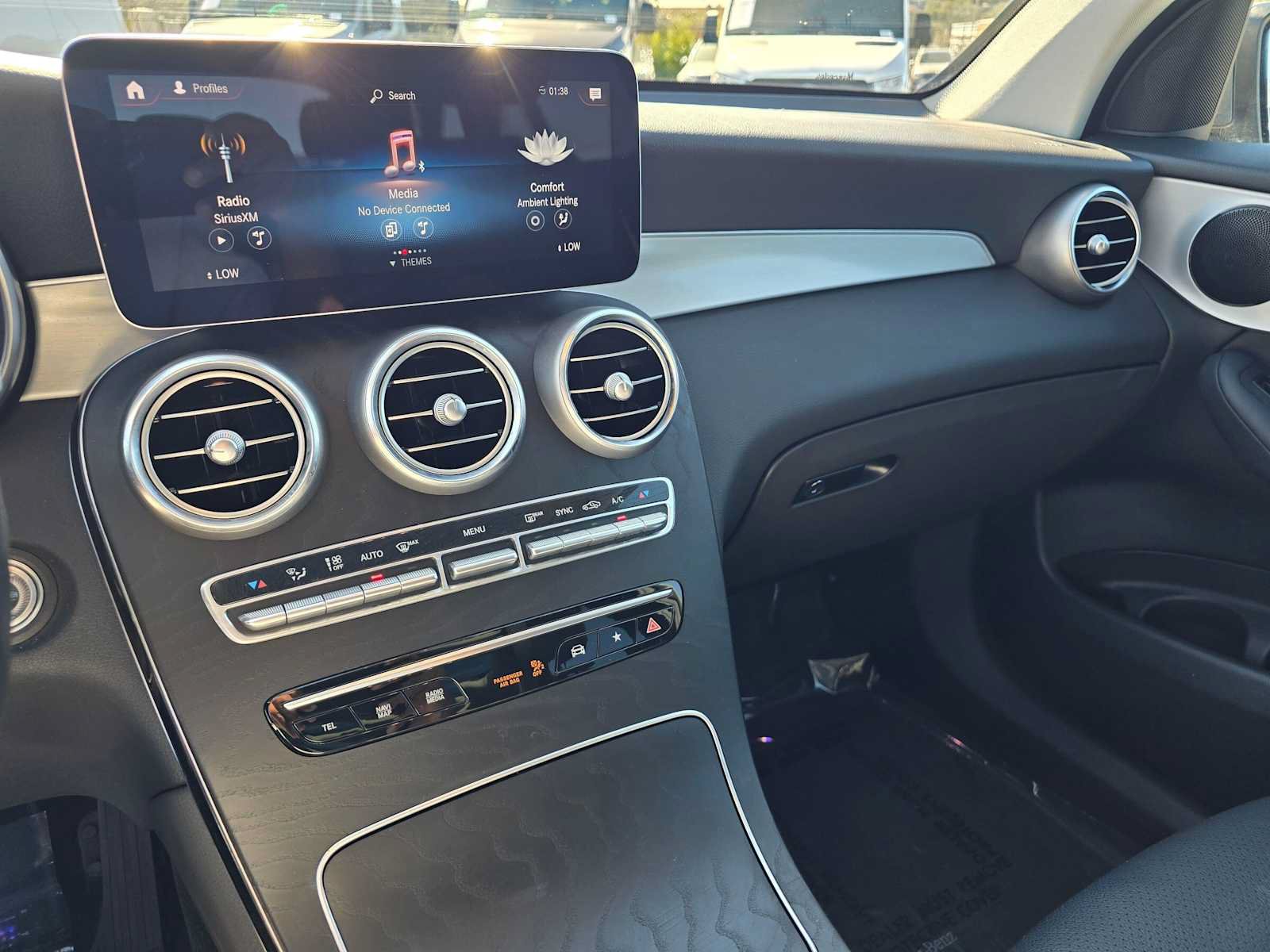 Used 2022 Mercedes-Benz GLC 300 4MATIC image 27