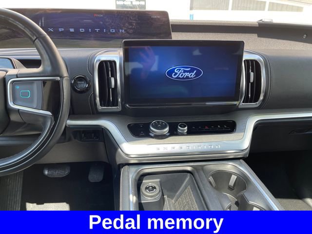 Used 2025 Ford Expedition Platinum AWD/4WD image 22