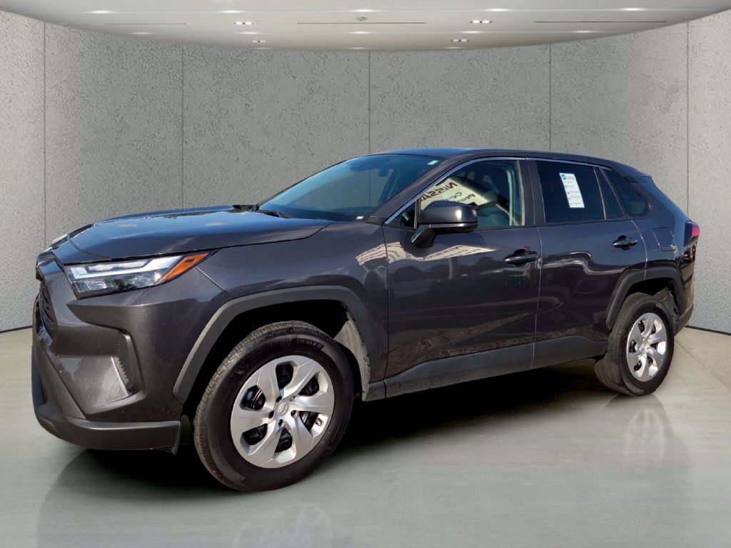 Used 2025 Toyota RAV4 LE AWD/4WD image 9