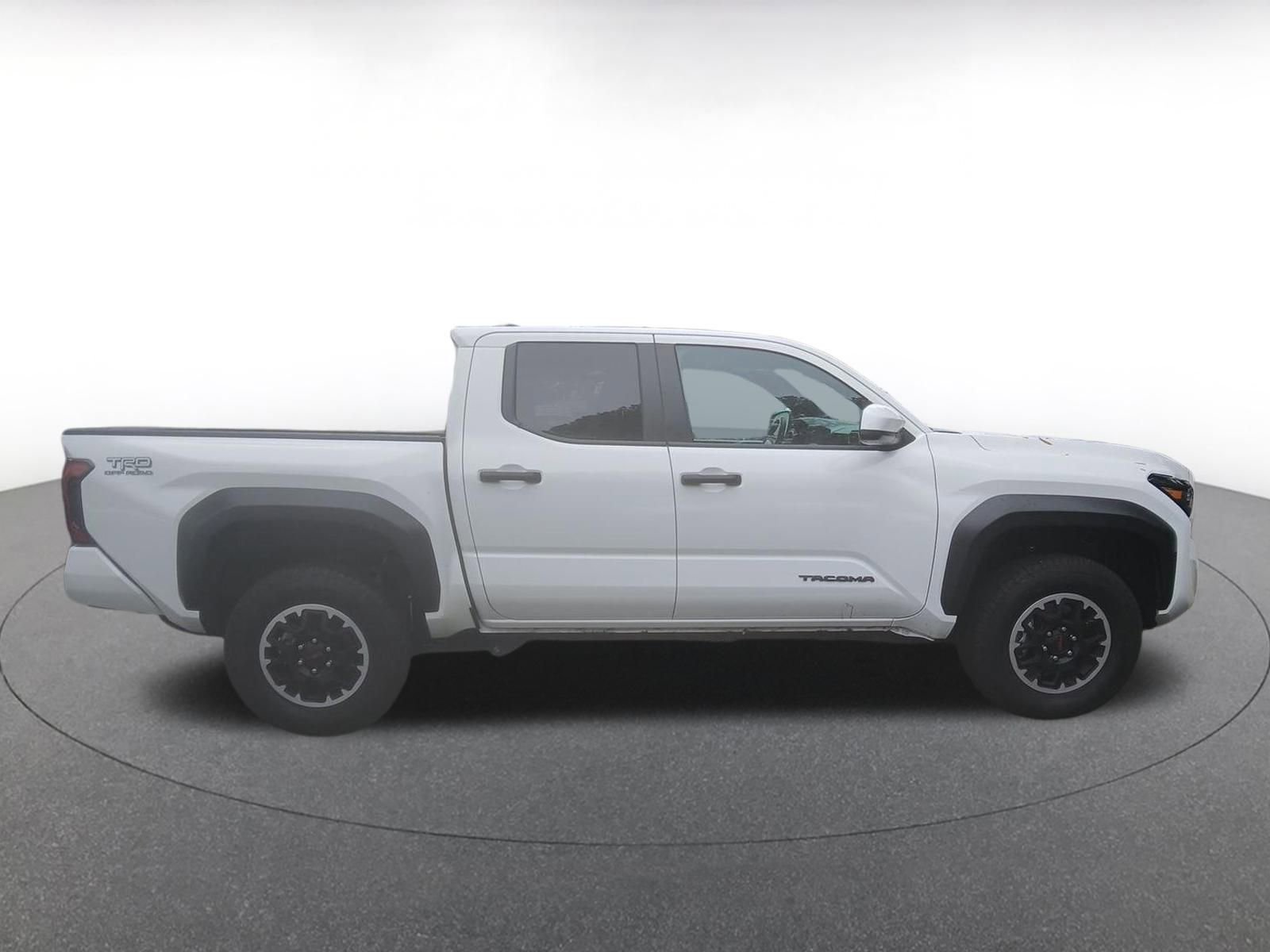 Used 2025 Toyota Tacoma TRD Off-Road image 4