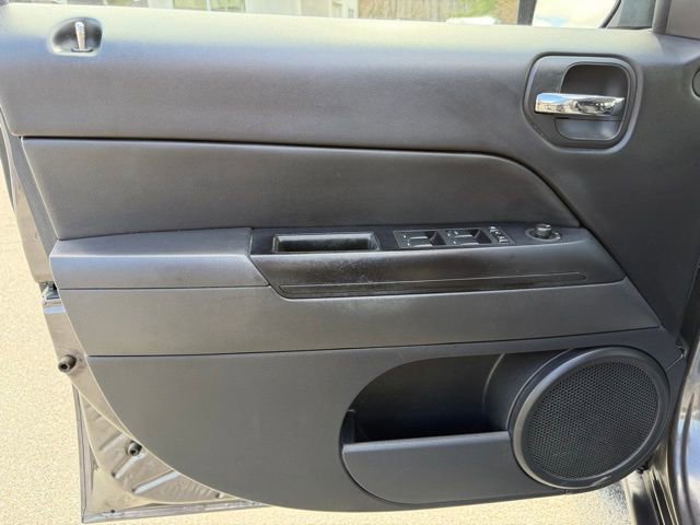 Used 2016 Jeep Patriot Latitude image 15