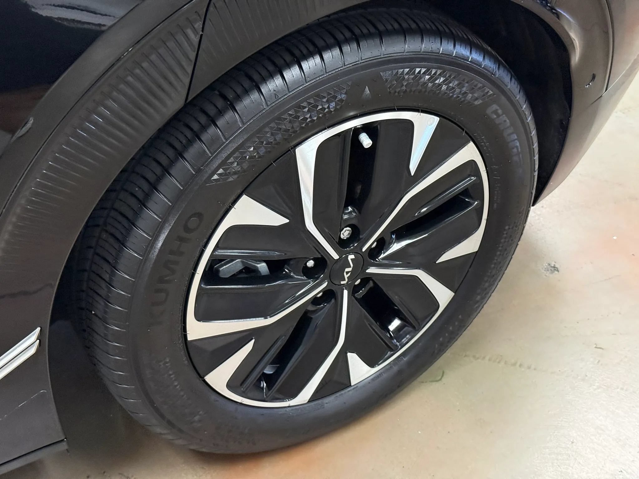 Used 2023 Kia EV6 Wind w/ Wind Technology Package RWD image 25