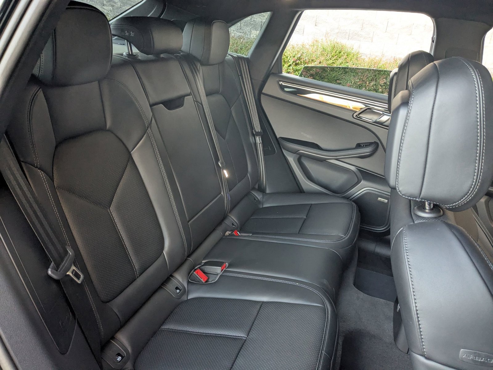 Certified 2026 Porsche Macan S AWD/4WD image 25