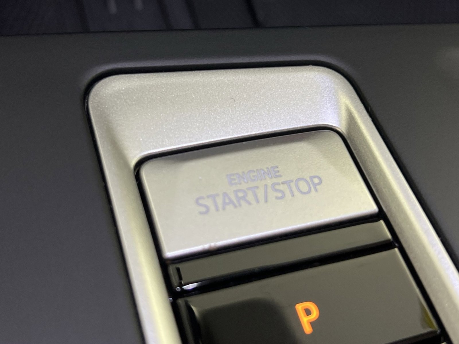 Used 2025 Volkswagen Atlas SE image 34