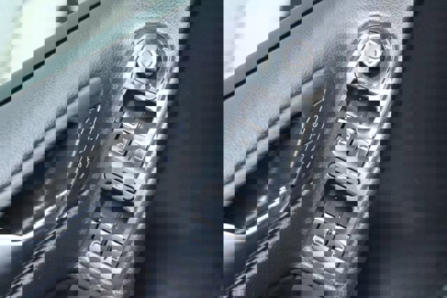 Used 2013 Volkswagen Golf 4-Door image 9