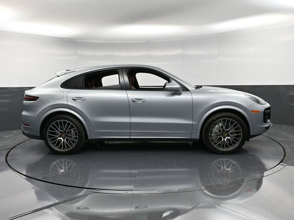 Certified 2022 Porsche Cayenne Turbo image 9