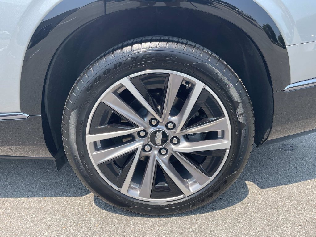 Certified 2026 Cadillac Vistiq Sport w/ LPO, Floor Liner Package AWD/4WD image 12