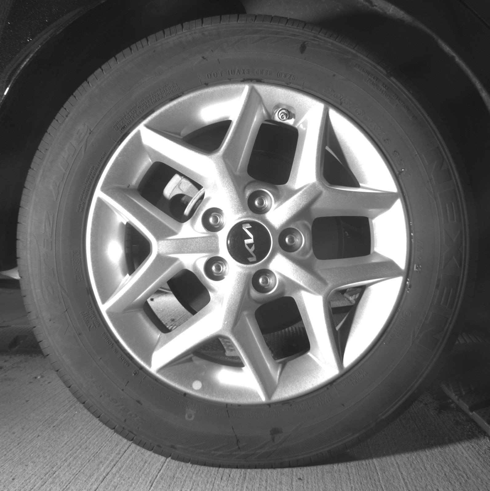 Used 2025 Kia Soul LX w/ LX Technology Package FWD image 15