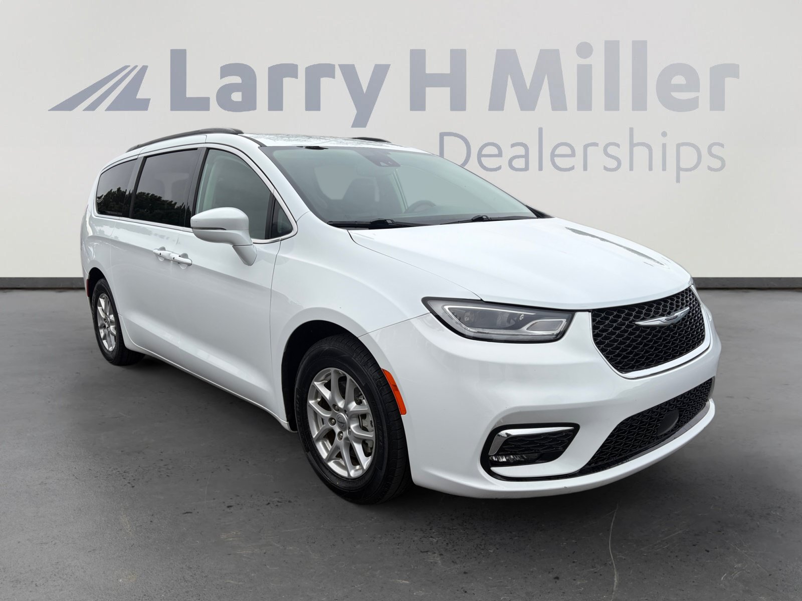 Used 2022 Chrysler Pacifica Touring-L FWD image 7