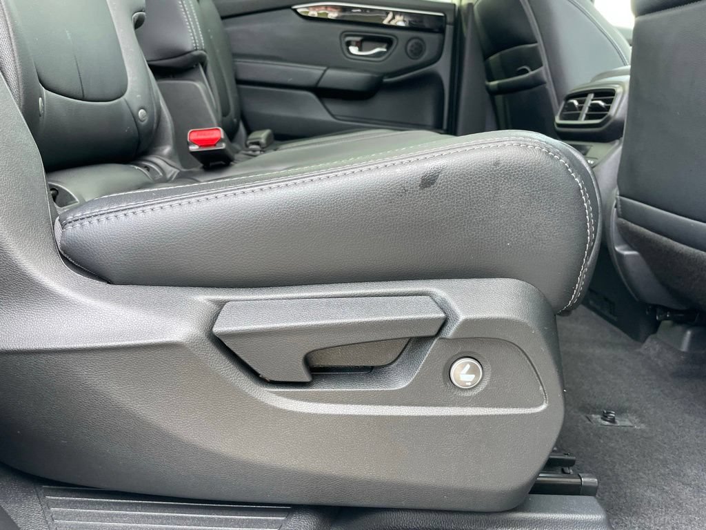 Certified 2025 Honda Pilot Touring image 36