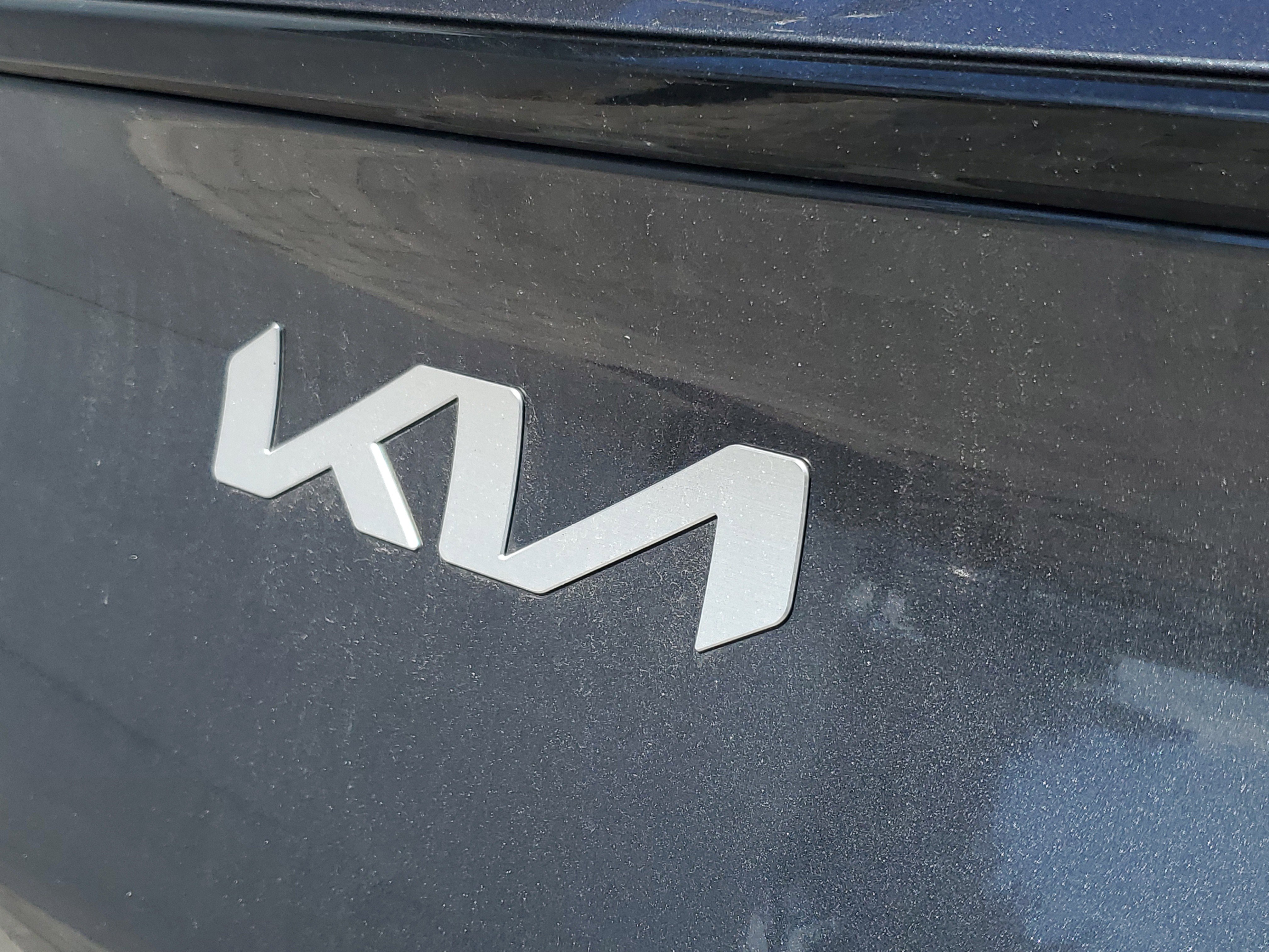 Used 2023 Kia Sportage EX image 6