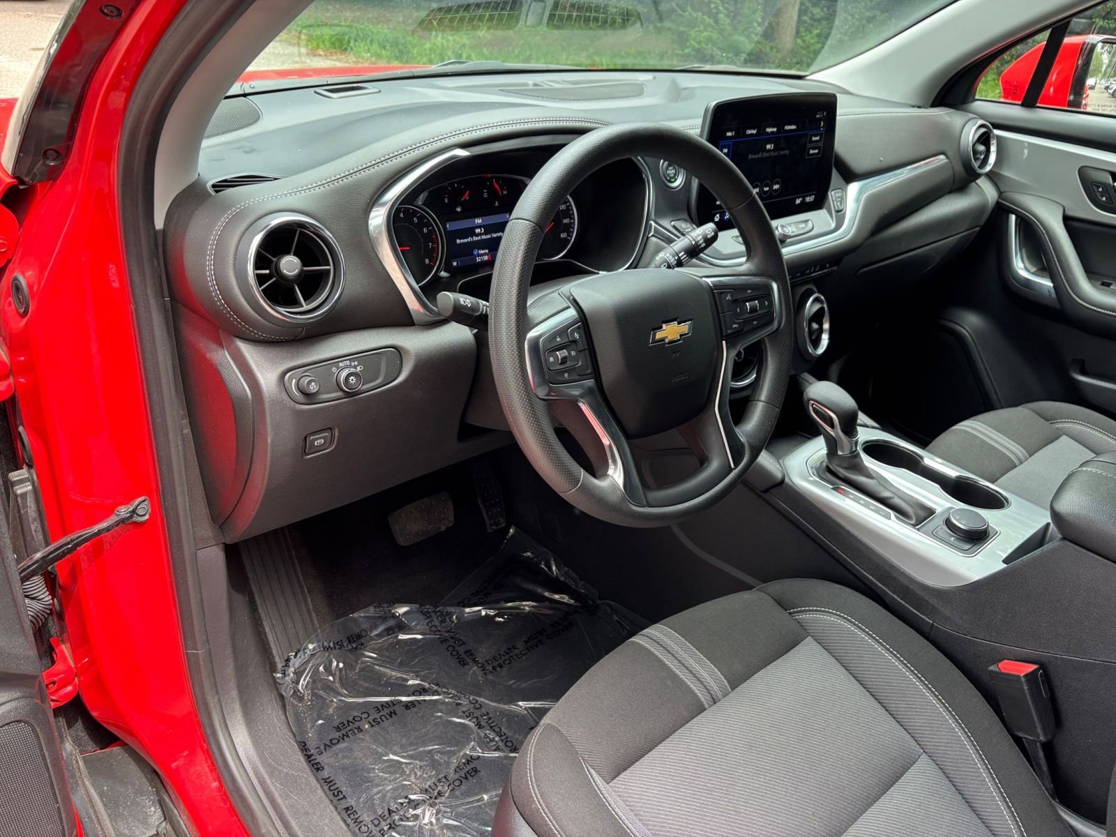 Used 2025 Chevrolet Blazer LT FWD image 34