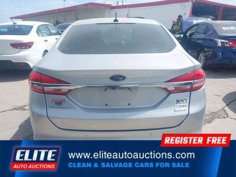 Used 2017 Ford Fusion SE w/ Fusion SE Technology Package image 32