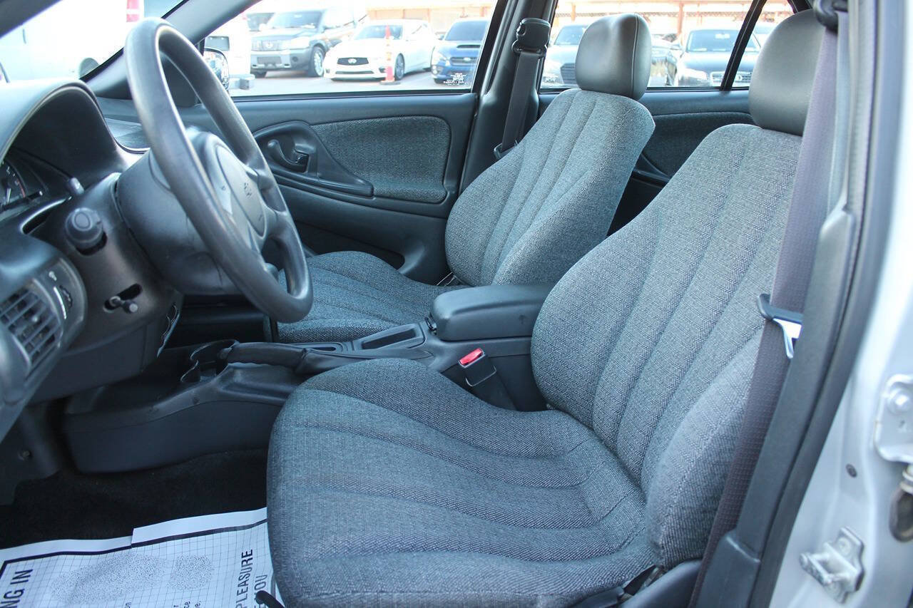 Used 2005 Chevrolet Cavalier Sedan w/ Preferred Equipment Group FWD image 21