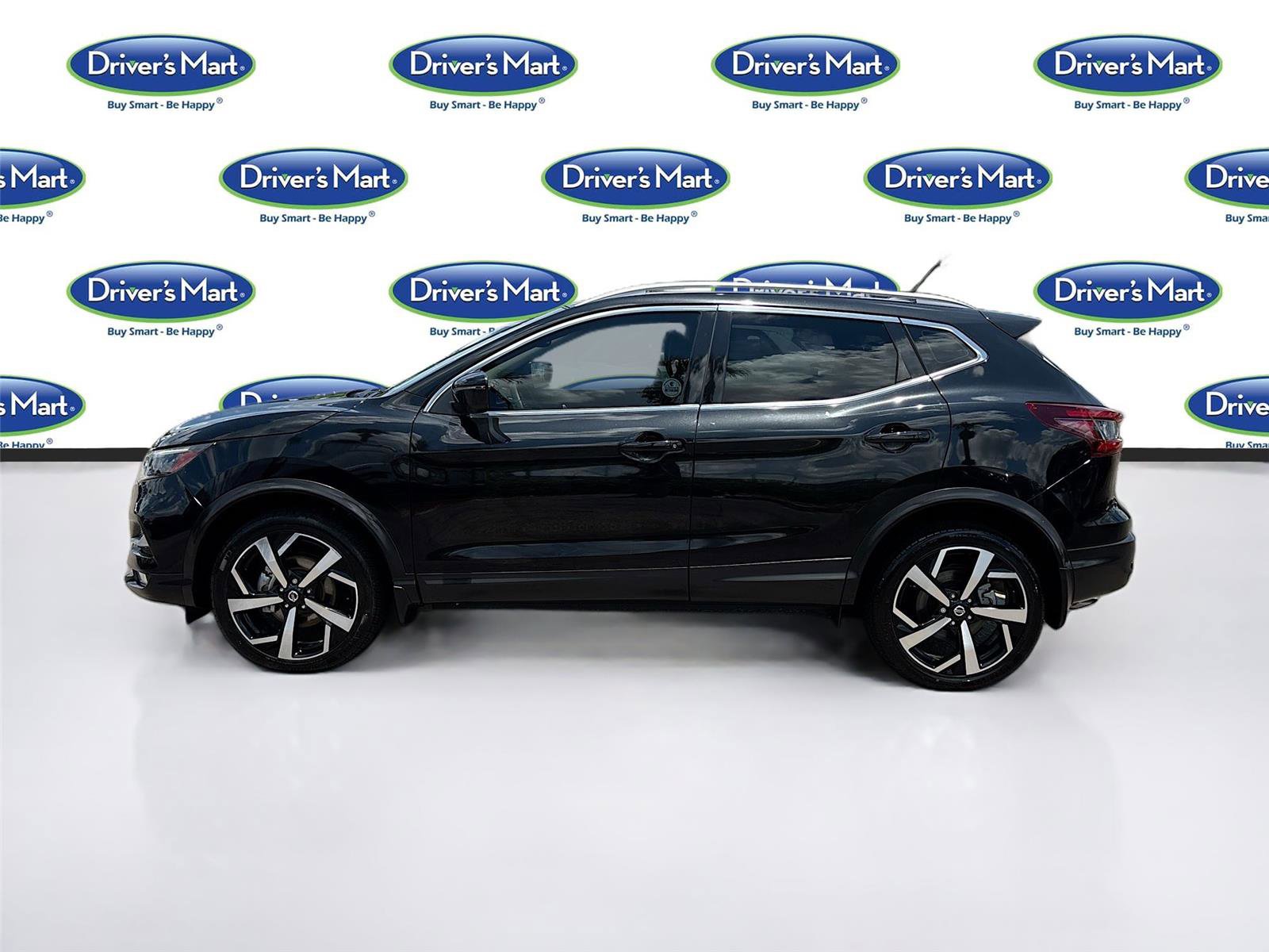 Used 2021 Nissan Rogue Sport SL w/ Premium Package FWD image 4