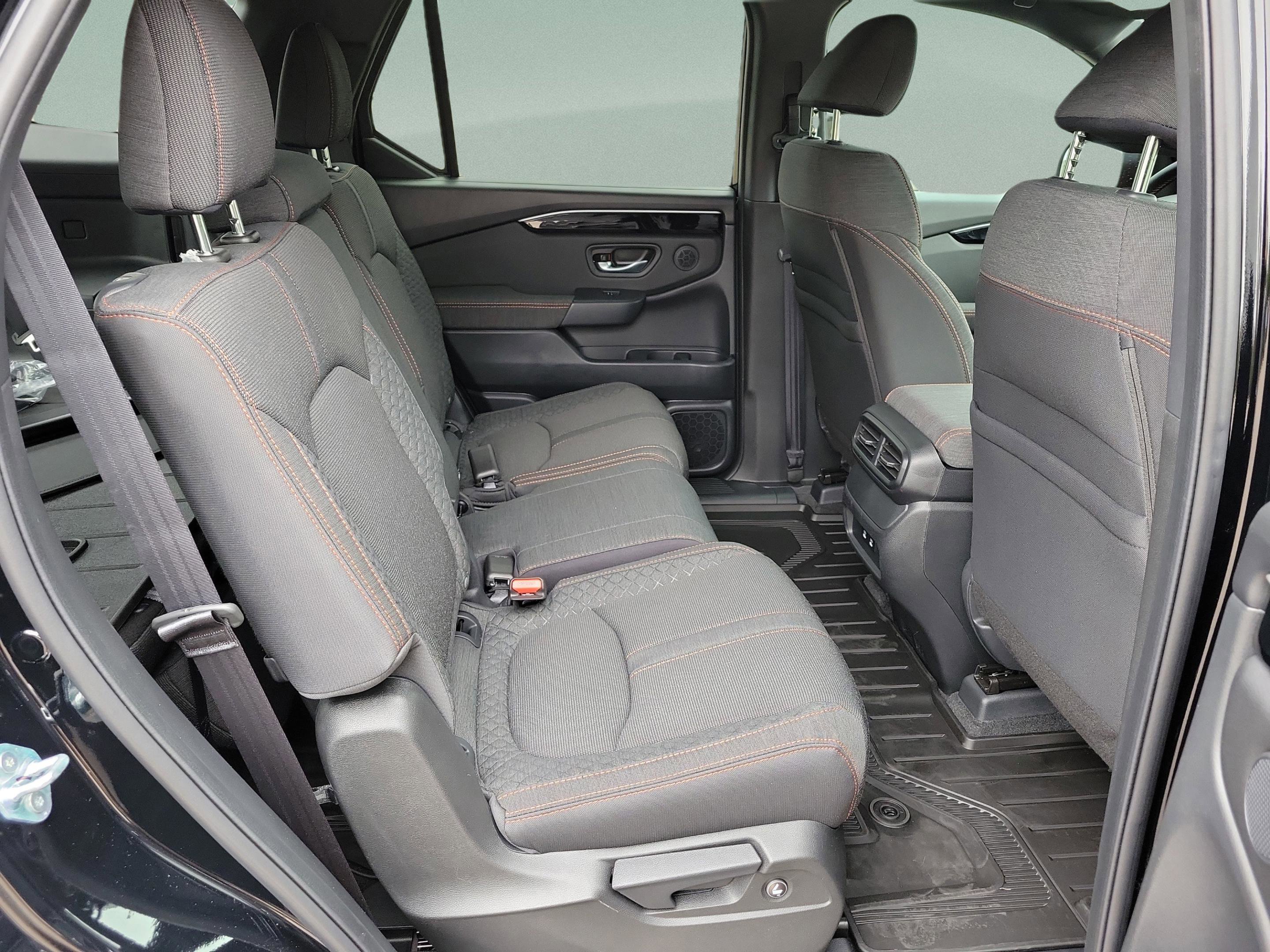 New 2026 Honda Pilot Sport image 11