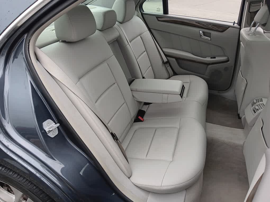 Used 2010 Mercedes-Benz E 350 4MATIC Sedan image 15