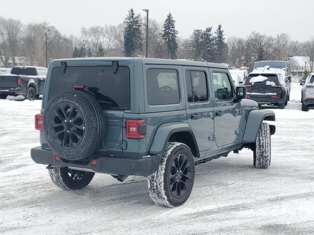 Used 2025 Jeep Wrangler Unlimited Sahara w/ Safety Group image 2