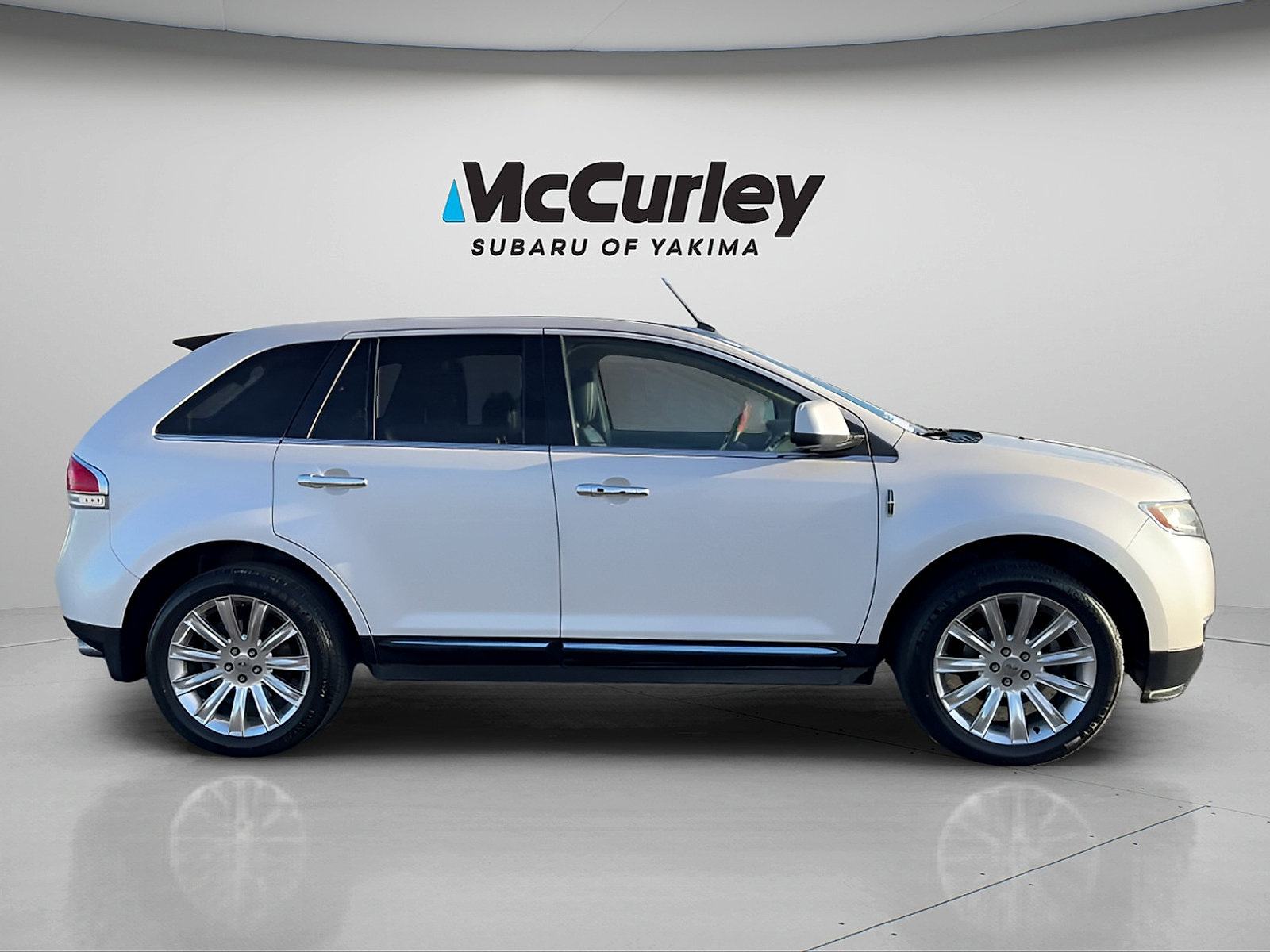 Used 2011 Lincoln MKX AWD w/ 102A Rapid Spec Order Code image 7