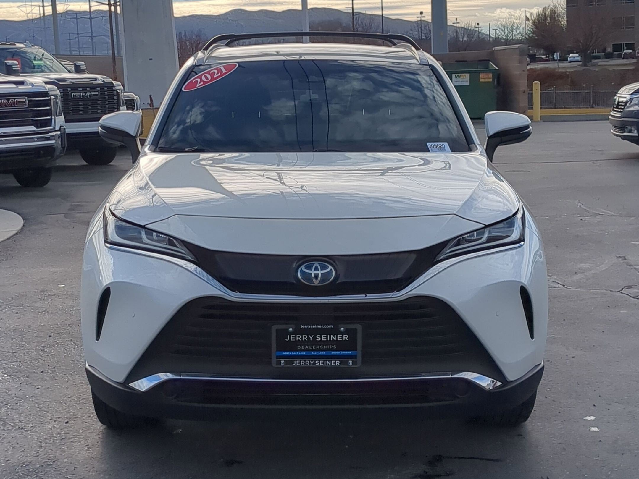 Used 2021 Toyota Venza Limited image 9