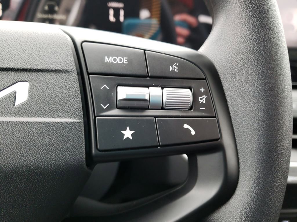 New 2025 Kia K4 LXS image 12