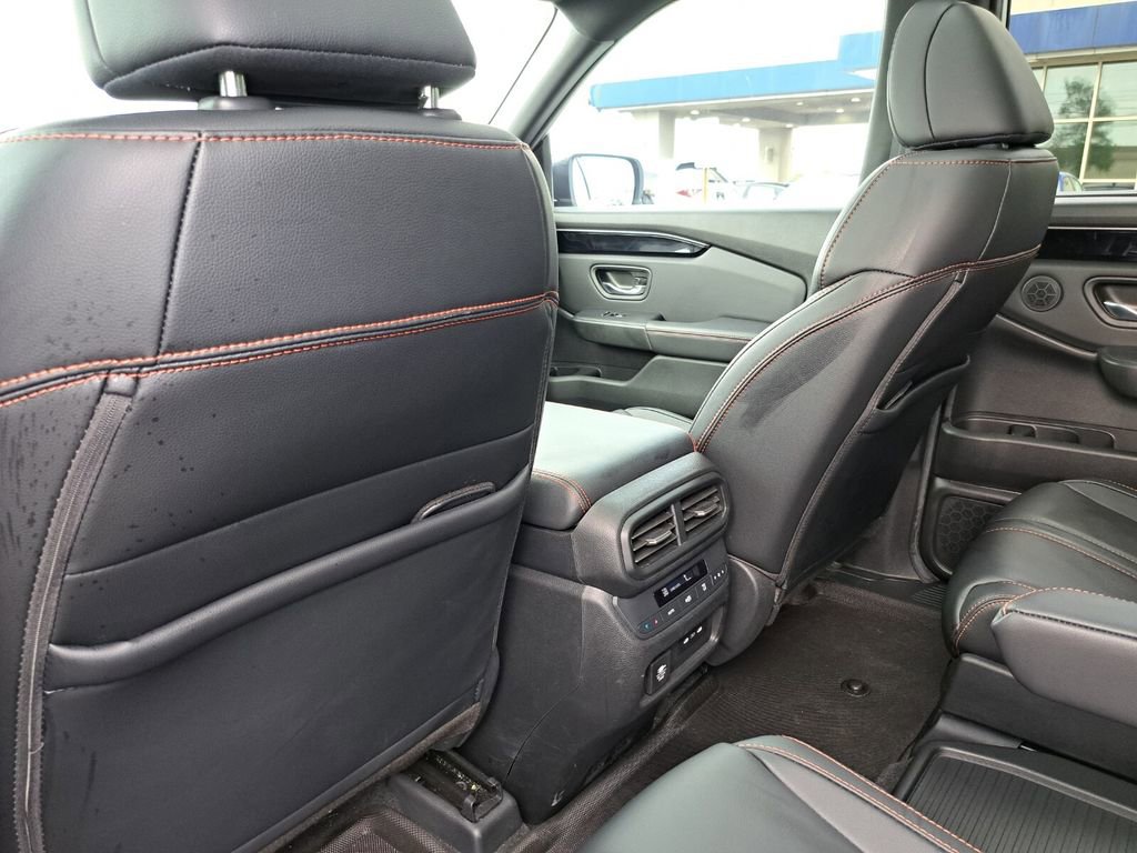 Used 2025 Honda Pilot TrailSport image 20