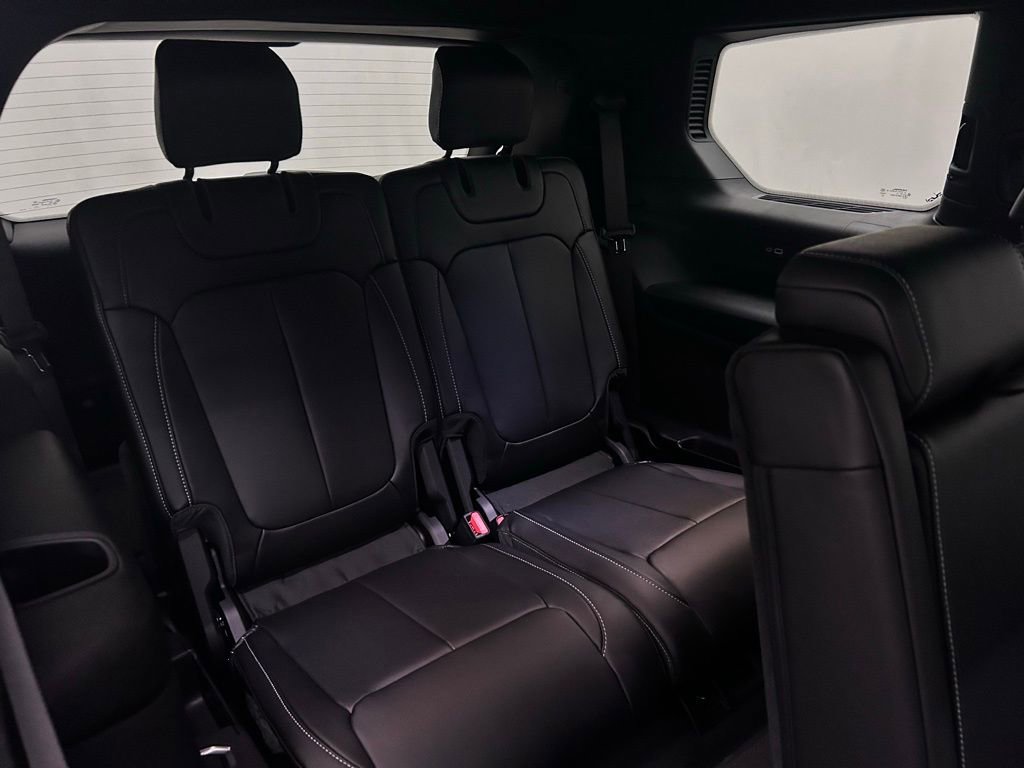 New 2025 Jeep Grand Cherokee L Limited image 17