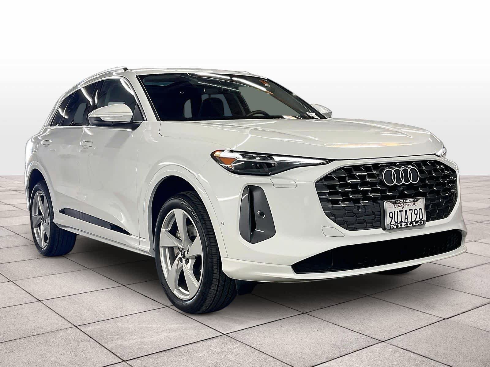 Certified 2025 Audi Q5 Premium w/ Premium Plus AWD/4WD image 2