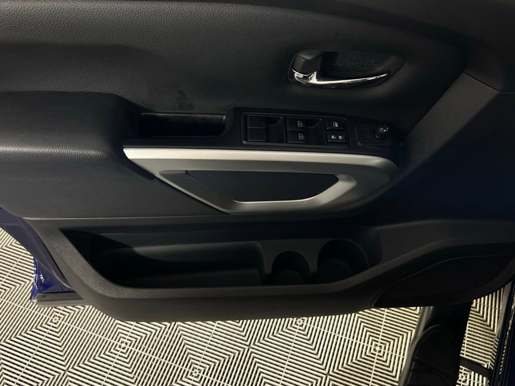 Used 2024 Nissan Titan SV w/ SV Convenience Package image 23