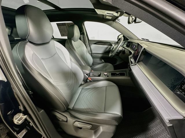 Certified 2025 Volkswagen Tiguan SE R-Line AWD/4WD image 28