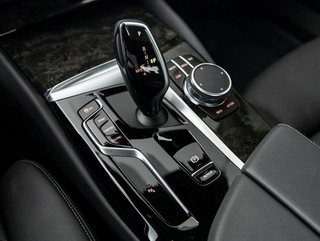 Used 2023 BMW 530i w/ Convenience Package image 14