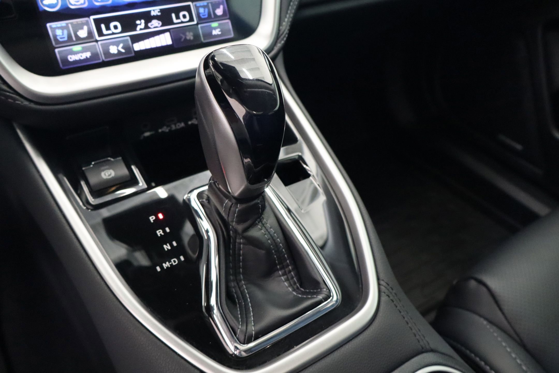 Used 2025 Subaru Outback Touring w/ Popular Package #2 image 21