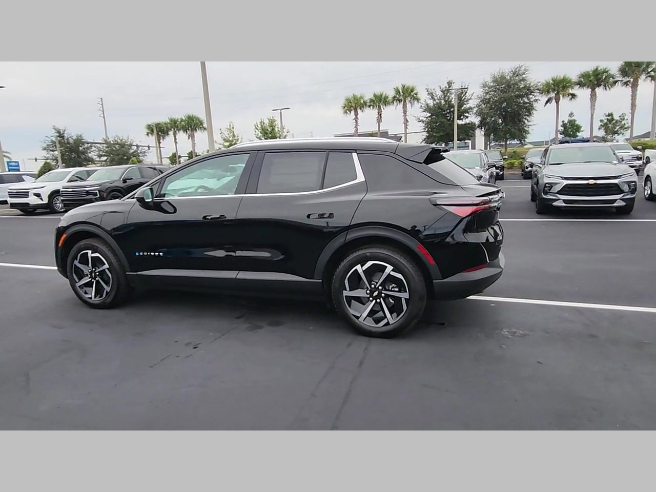 New 2026 Chevrolet Equinox EV LT AWD/4WD image 18